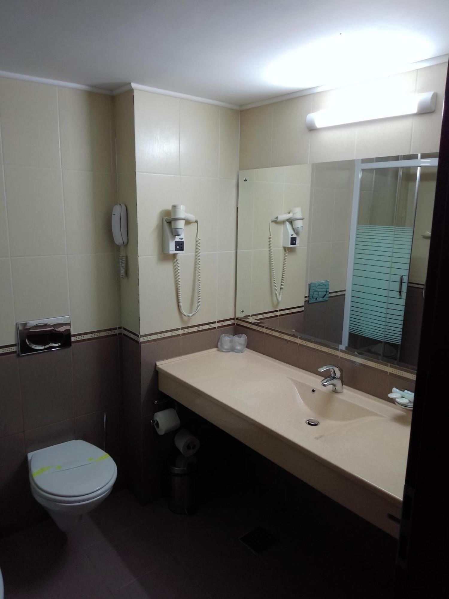 Hotel Rapsodia City Center Botoşani エクステリア 写真
