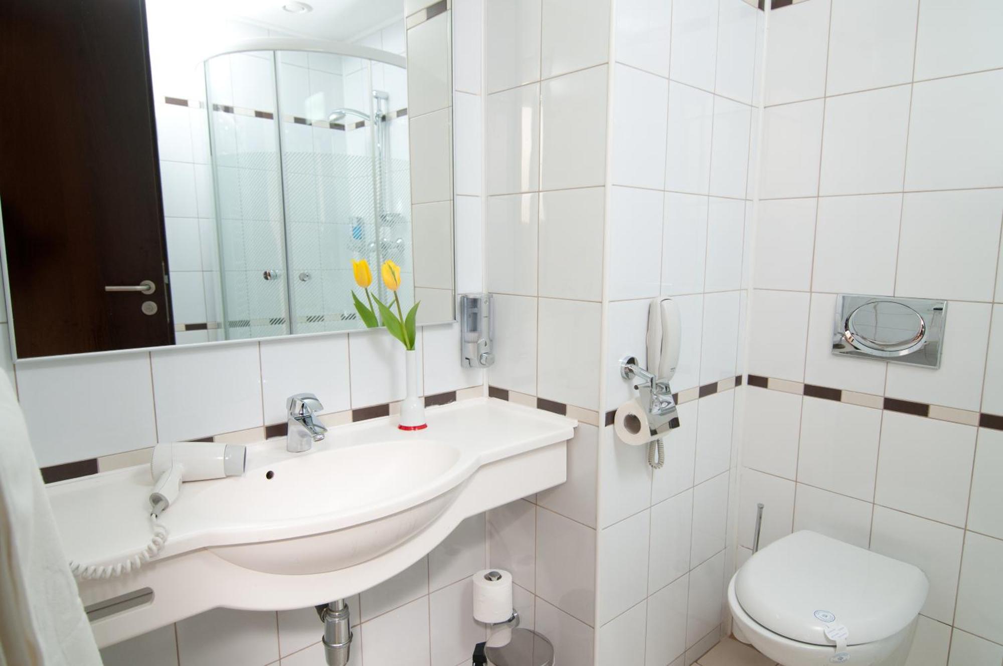 Hotel Rapsodia City Center Botoşani エクステリア 写真