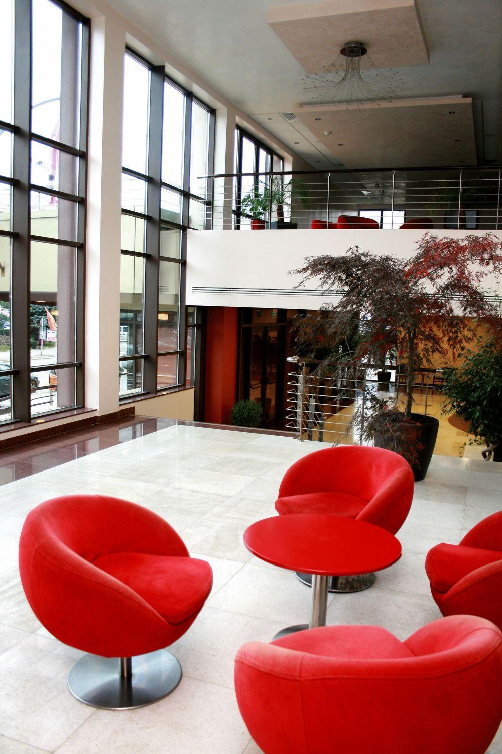 Hotel Rapsodia City Center Botoşani エクステリア 写真