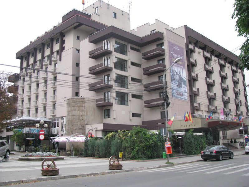 Hotel Rapsodia City Center Botoşani エクステリア 写真